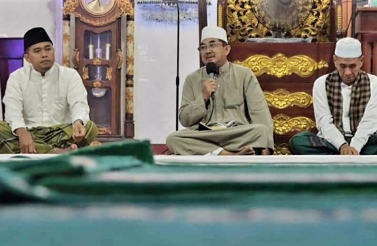 Bupati Tanjab Barat Laksanakan Safari Subuh di Masjid Nurul Iman