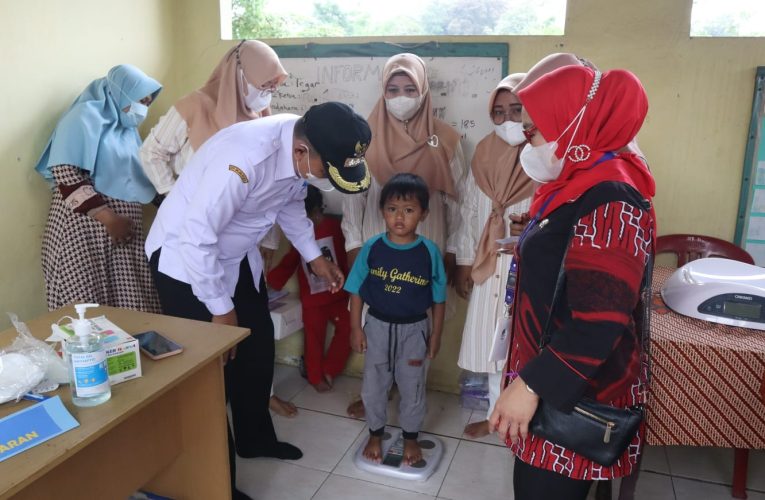 Didampingi Camat, Ketua TP-PKK Cisoka Sosialisasi Pentingnya Posyandu
