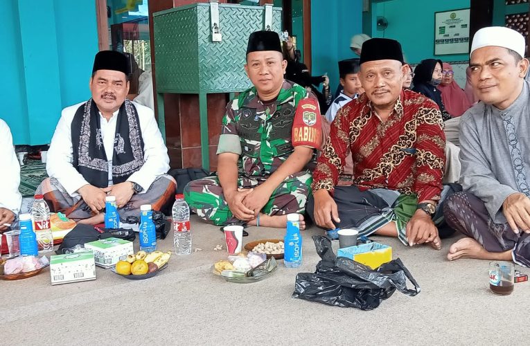 Serka Rasidi Babinsa Desa Jeunjing Koramil-13/Cisoka Kodim-0510/trs Hadiri Kegiatan Isra Miraj