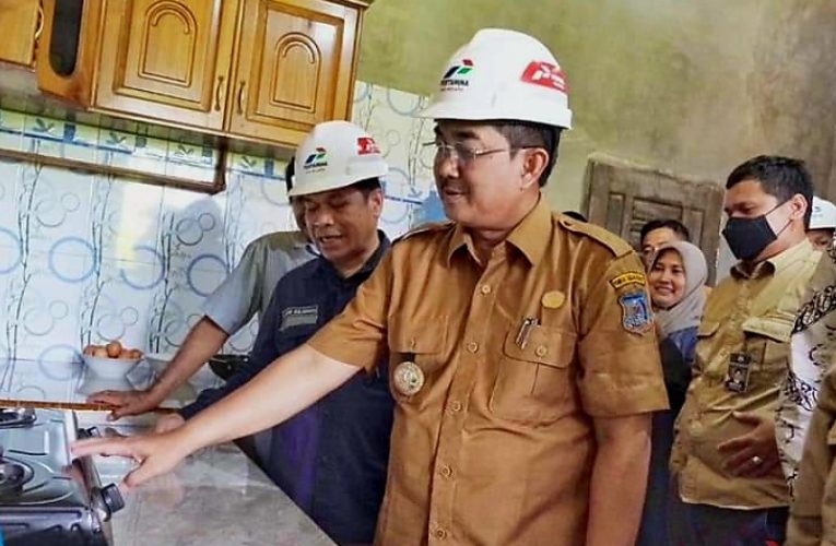 Bupati Tanjab Barat Resmikan Aktivasi Jaringan Gas Bumi untuk Rumah Tangga