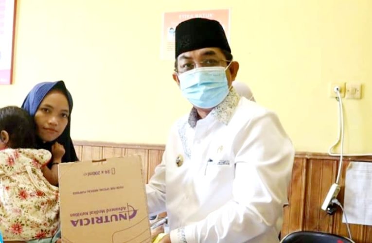 Percepat Penurunan Stunting, Bupati  Tanjab Barat Lakukan Jemput Bola