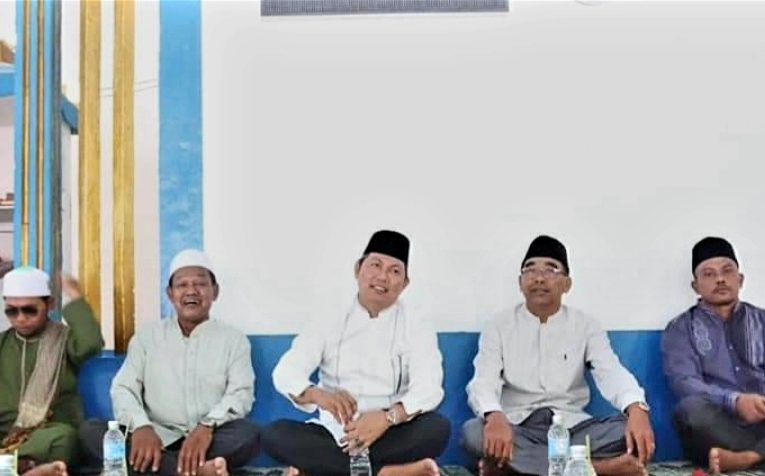 Wabup Tanjab Barat Hadiri Peringatan Isra Mikraj di Masjid Al-Ummah