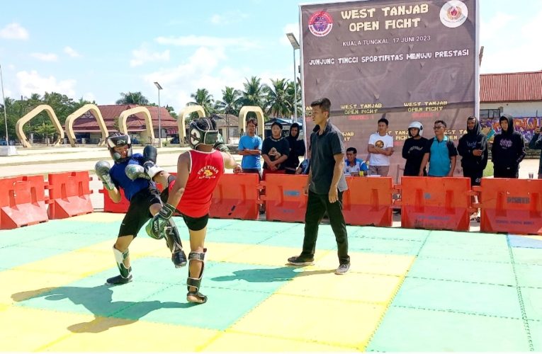 Demi Memasyarakatkan Kick Boxing, KBI Tanjab Barat Gelar West Tanjab Open Fight