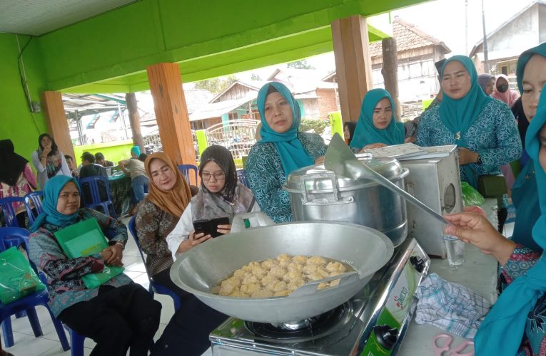 PT BSEE Megadakan Pelatihan Pembuatan Tepung Mocaf Singkong Di Desa Talang Bulang