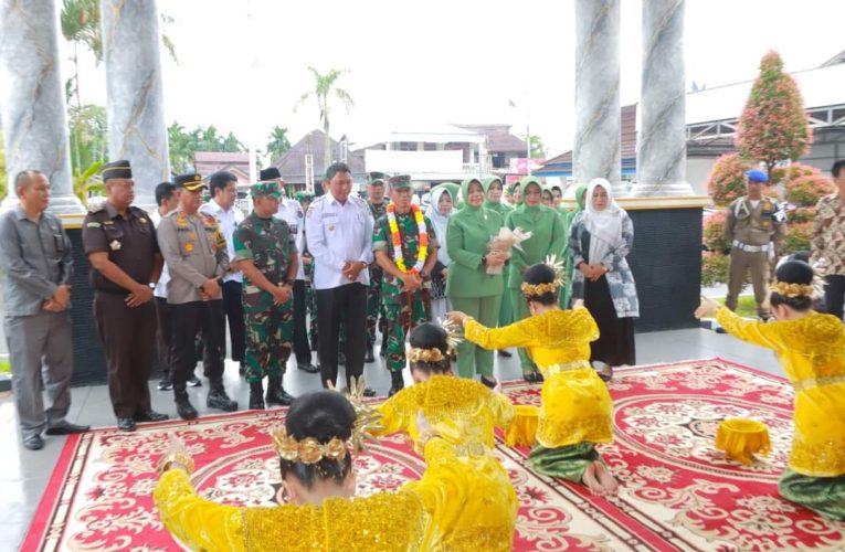 Wabup Tanjab Barat Bersama Forkopimda Sambut Kunker Pangdam II/Sriwijaya