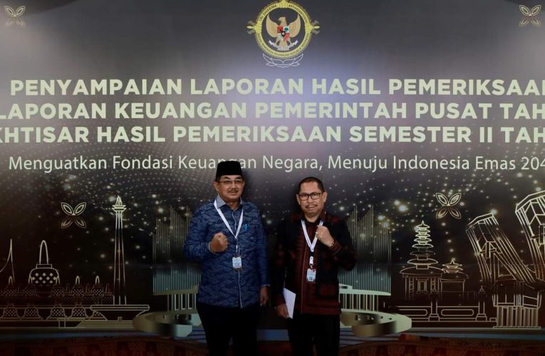 Bupati Bersama Ketua DPRD, Tanjab Barat Hadiri Penyerahan LHP LKPP 2023