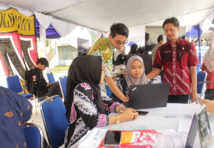 Permudah Masyarakat Urus KTP Elektronik, Dispenduk Jember Sinergi Dengan Unmuh
