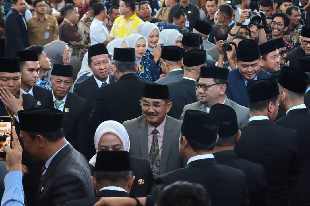 Bupati Tanjabbar Hadiri Pelantikan Anggota DPRD Provinsi Jambi terpilih