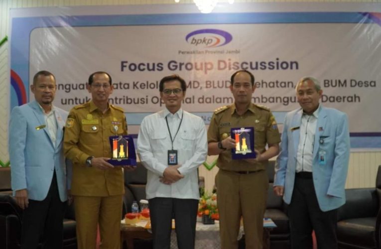Pjs. Bupati Tanjabbar Jadi Pembicara dalam Focus Group Discussion Penguatan Tata Kelola BUMD, BLUD Kesehatan, dan BUM Desa di Provinsi Jambi