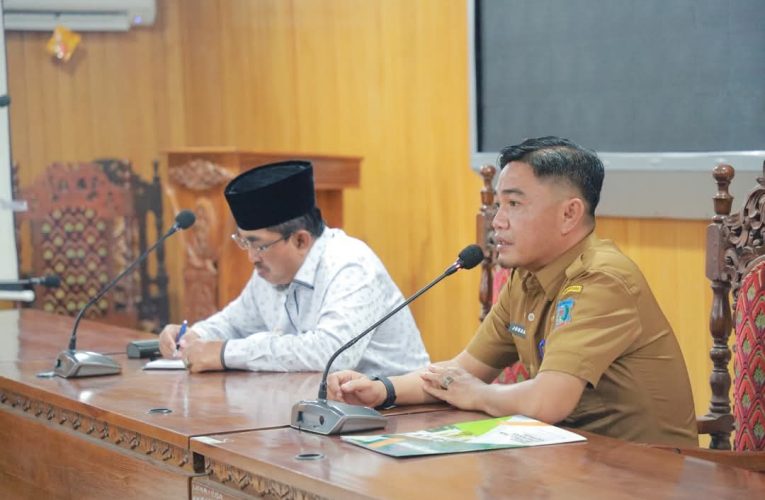 Komitmen Nyata! Bupati Tanjab Barat Turun Tangan Wujudkan Satgas Sampah Kabupaten
