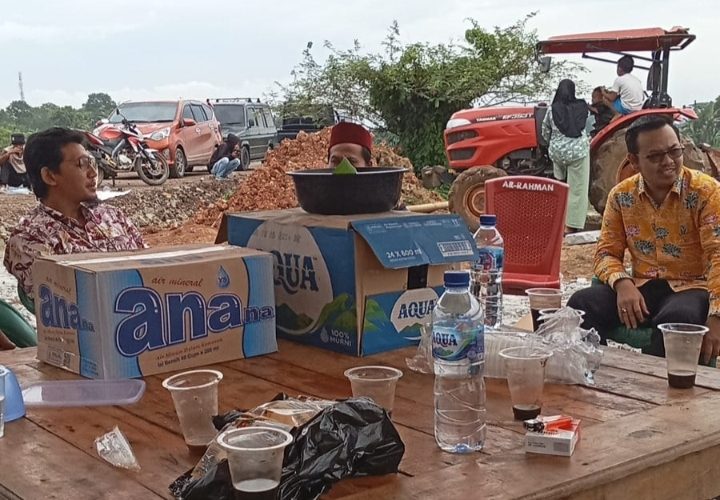 Petani Serang Timur Bantu Mesin Drayer Jagung