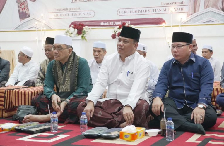 Malam Haru di Pesantren Al Baqiyatush Shalihat, Wabup Katamso Lepas Generasi Cahaya