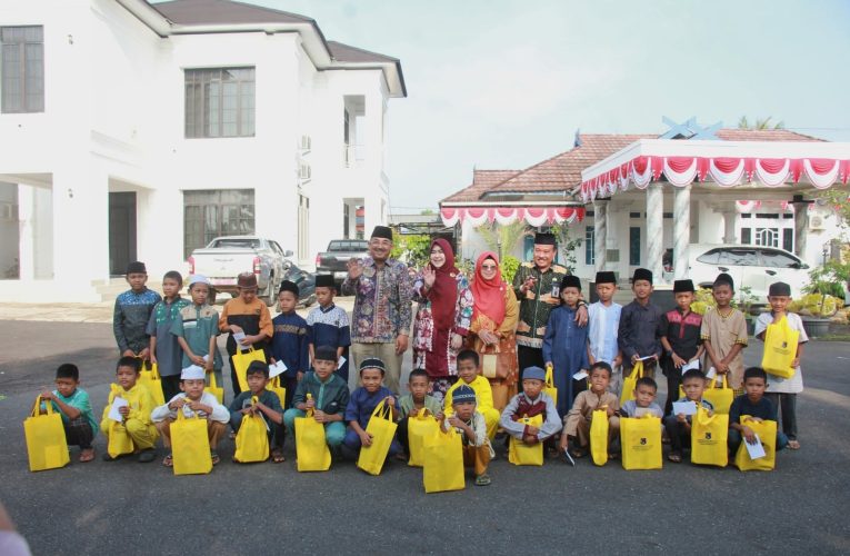 Semangat Gotong Royong HUT RI dan HUT Tanjab Barat, Sunatan Massal Serentak Digelar di 13 Kecamatan