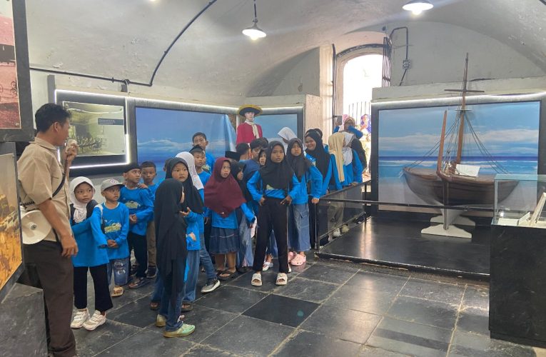 Semarak Kemerdekaan! YBM PLN UP3 Bengkulu Tanamkan Nilai Nasionalisme Lewat Pesantren Muharam