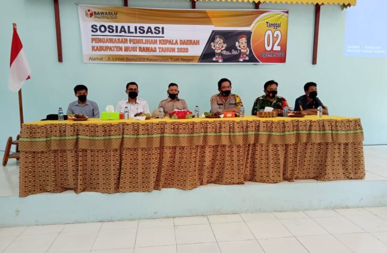 Hermansyah sebagai Pemateri Sosialisasi Pengawasan Pilkada 2020 Kecamatan Tuah Negeri