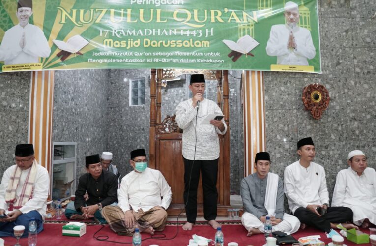 PLH Bupati OKU Hadiri Acara Peringatan Nuzulul Quran 1443 H/2022 M, Di Masjid Darussalam Desa Air Paoh Berjalan Dengan khidmat