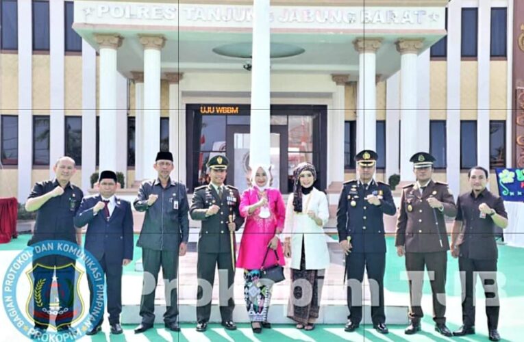 Wakili Bupati, Sekda Tanjabbar Hadiri Peringatan HUT Bhayangkara Ke-76
