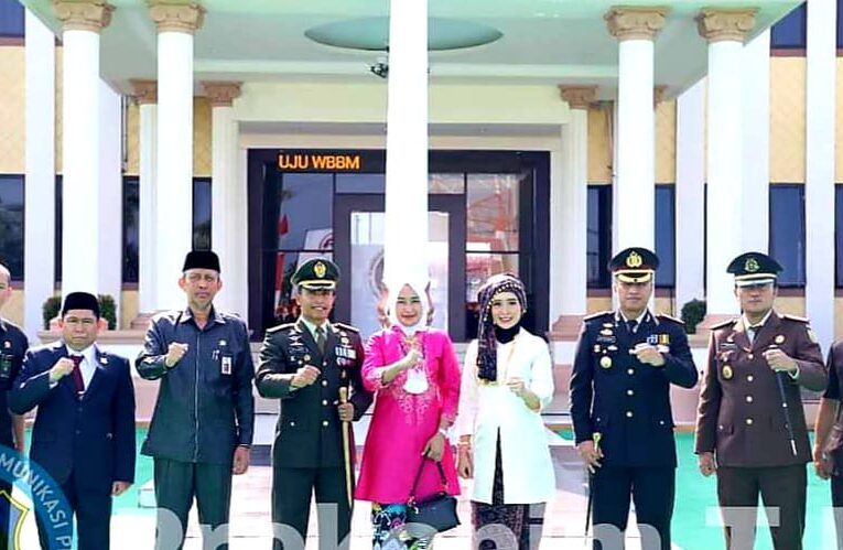 Ketua DPRD Tanjabbar Hadiri Peringatan HUT Bhayangkara Ke-76