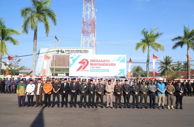 Semangat Sinergitas! Bupati Anwar Sadat dan Forkopimda Rayakan HUT Bhayangkara di Polres Tanjab Barat